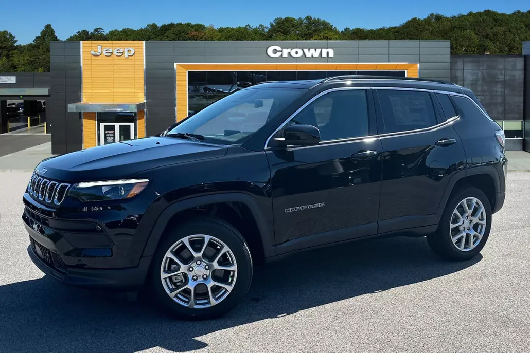 2024 Jeep Compass Latitude Lux photo 1