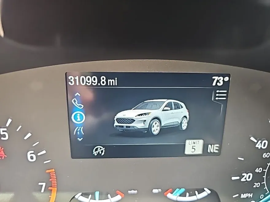 2022 Ford Escape SEL photo 24