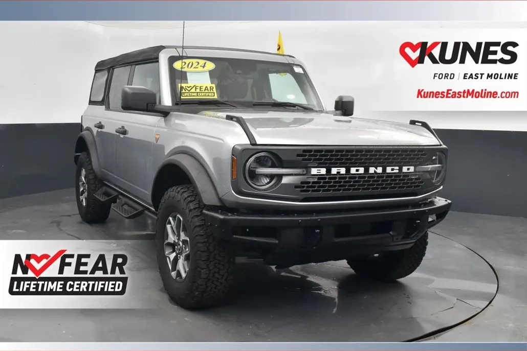 2024 Ford Bronco Badlands photo 1