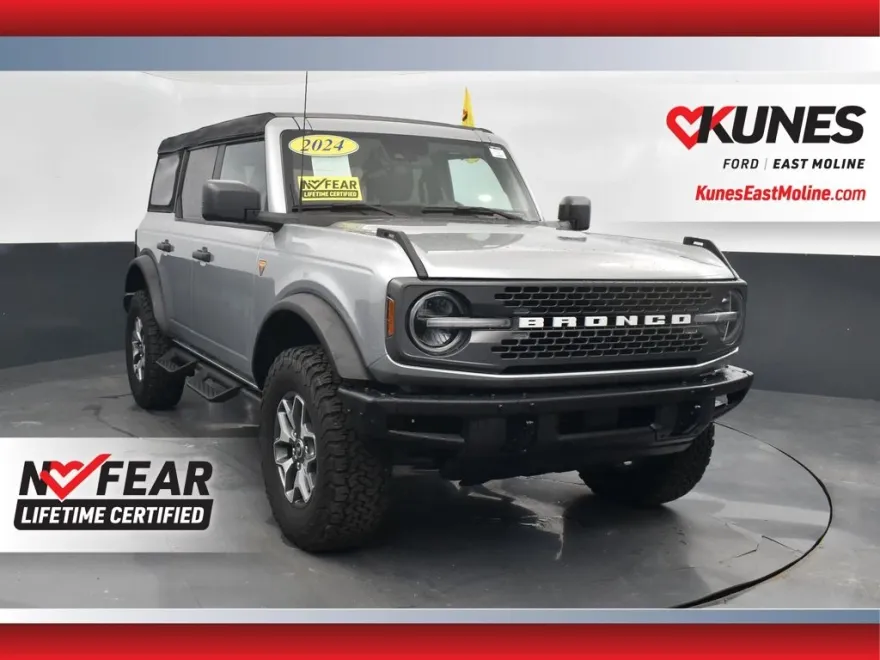2024 Ford Bronco Badlands photo 1