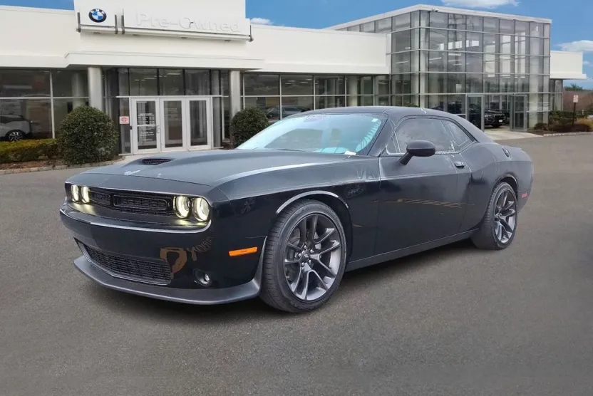 2023 Dodge Challenger R/T photo 1