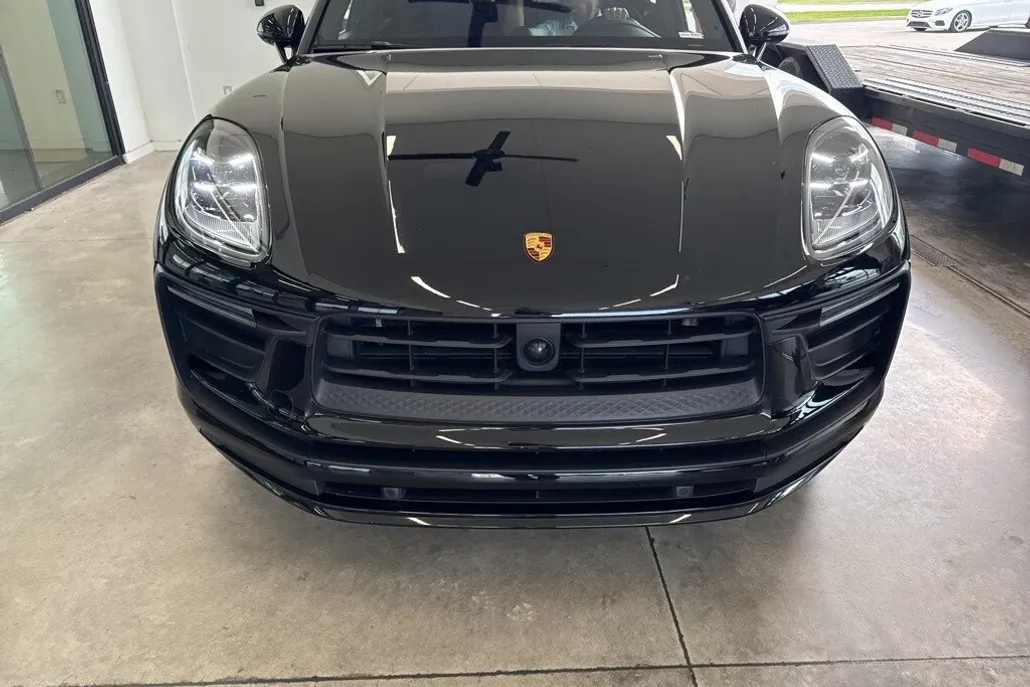 2022 Porsche Macan Base photo 1