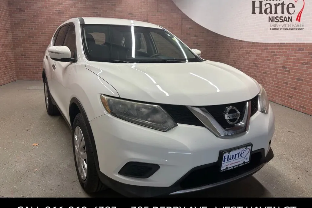 2015 Nissan Rogue S photo 1