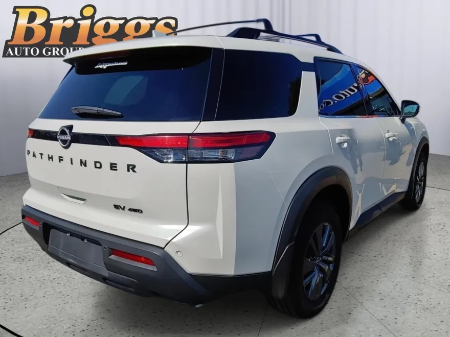 2024 Nissan Pathfinder SV photo 1
