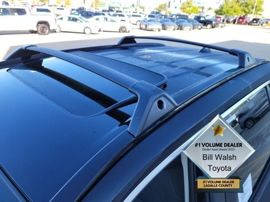 2025 Toyota RAV4 Hybrid XLE photo 1