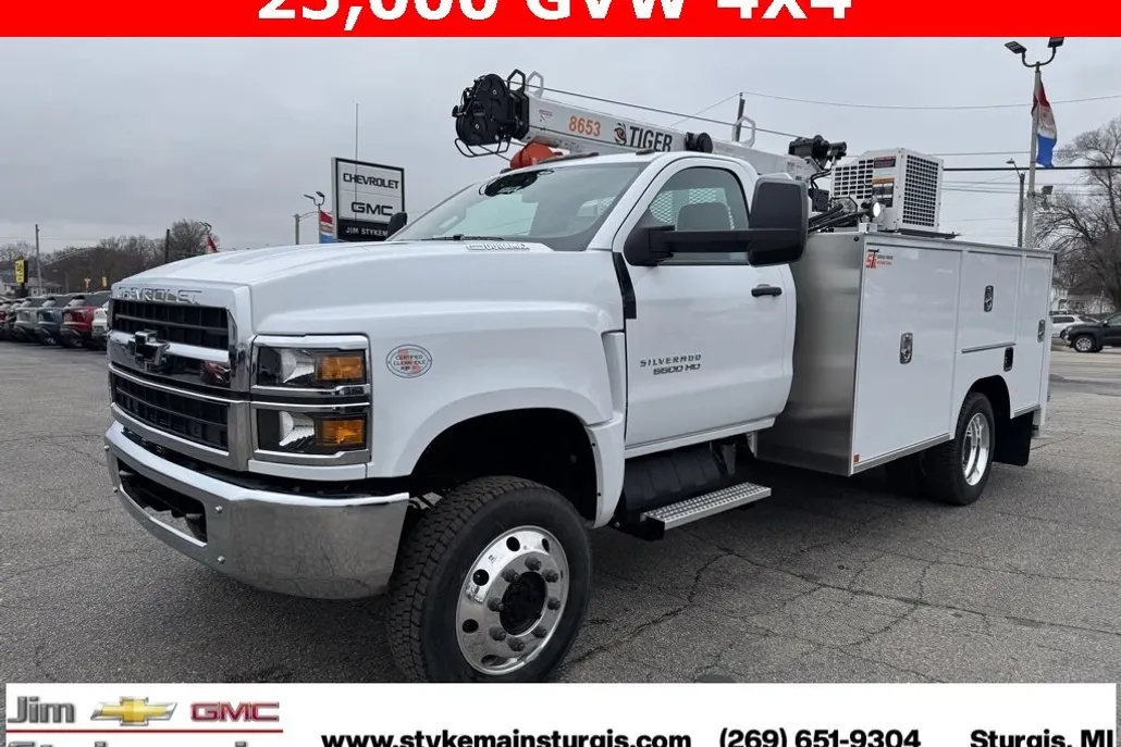 2024 Chevrolet Silverado 6500HD Work Truck photo 1