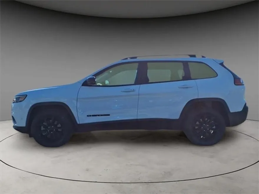 2023 Jeep Cherokee Altitude photo 1