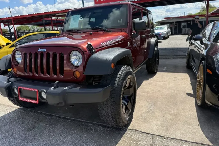 2010 Jeep Wrangler Unlimited Rubicon photo 1