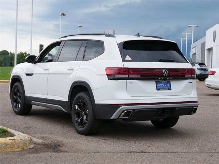 2025 Volkswagen Atlas Peak Edition SE photo 1