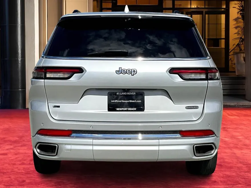 2022 Jeep Grand Cherokee Overland photo 1