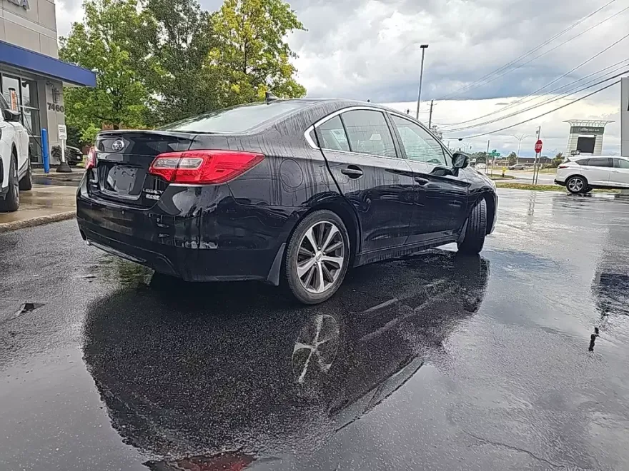 2017 Subaru Legacy 2.5i Limited photo 1