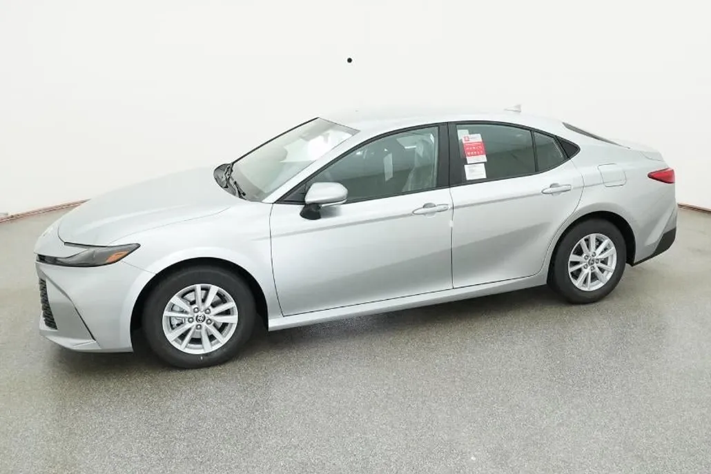 2026 Toyota Camry LE photo 1