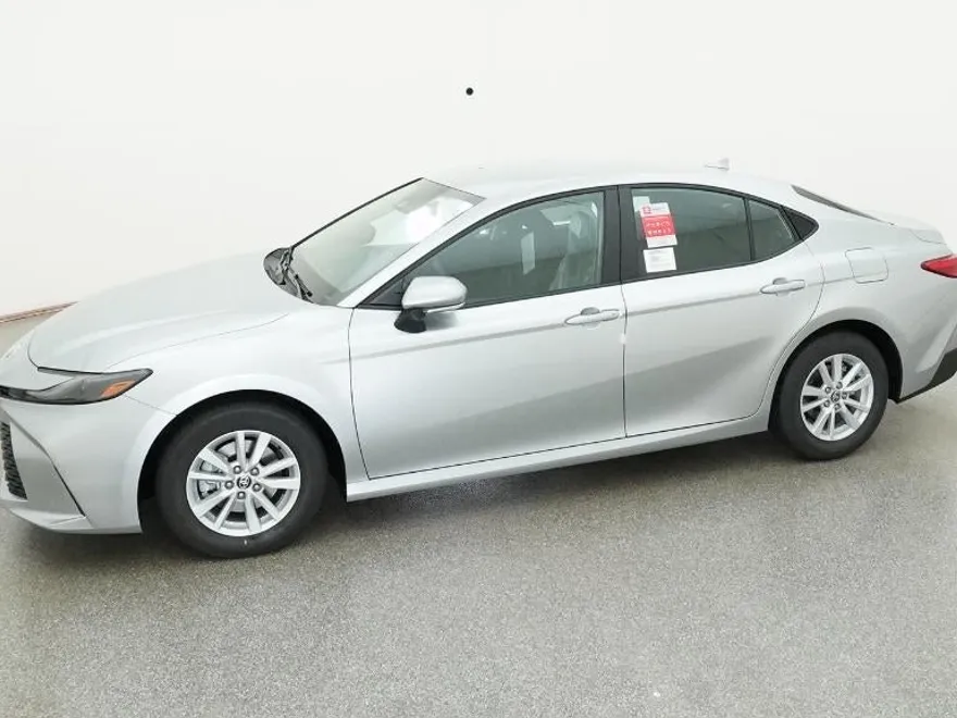 2026 Toyota Camry LE photo 1