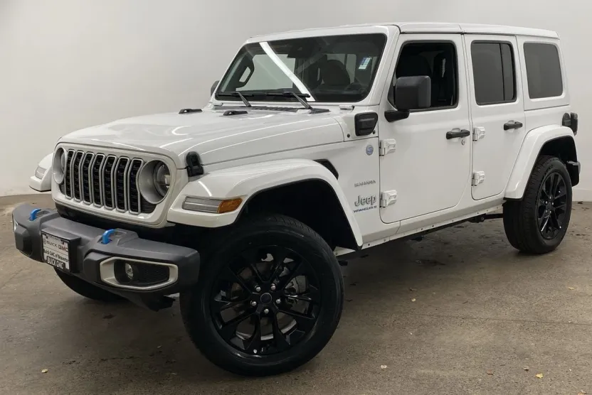 2024 Jeep Wrangler 4xe Sahara photo 1
