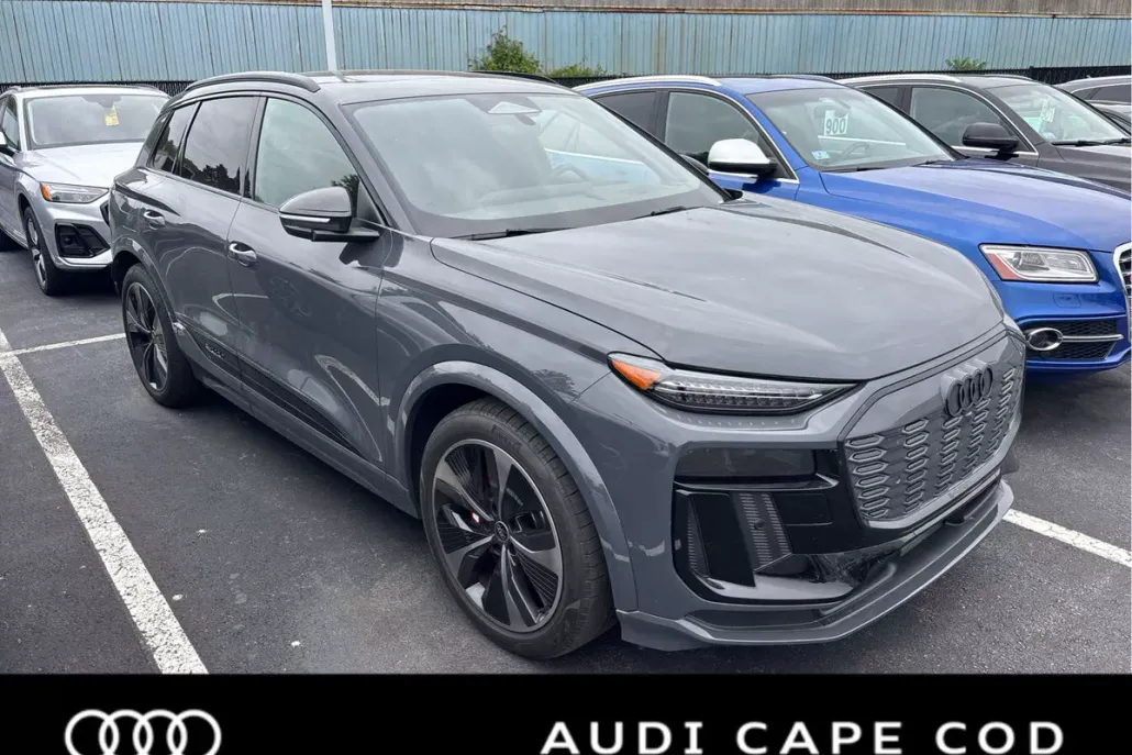 2025 Audi SQ6 photo 1