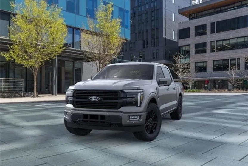 2025 Ford F-150 Platinum photo 1