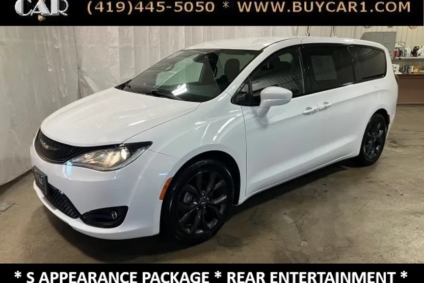 2018 Chrysler Pacifica Touring Plus photo 1