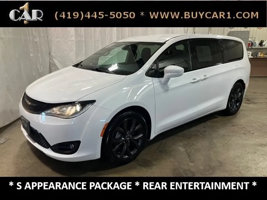 2018 Chrysler Pacifica Touring Plus photo 1