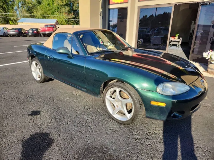 2002 Mazda MX-5 Miata Miata LS photo 1