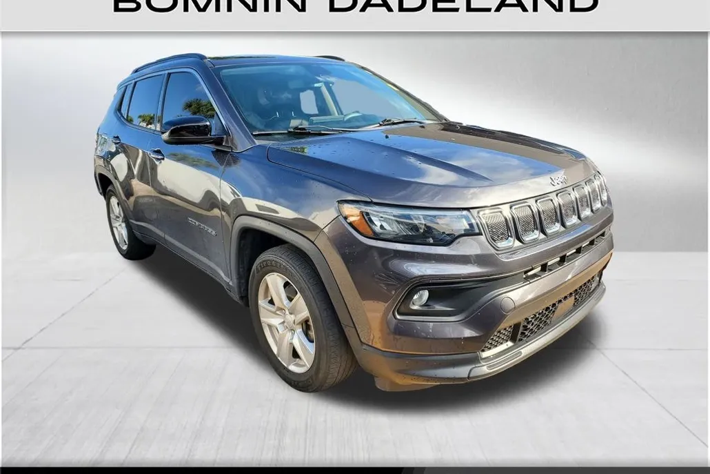 2022 Jeep Compass Latitude photo 1
