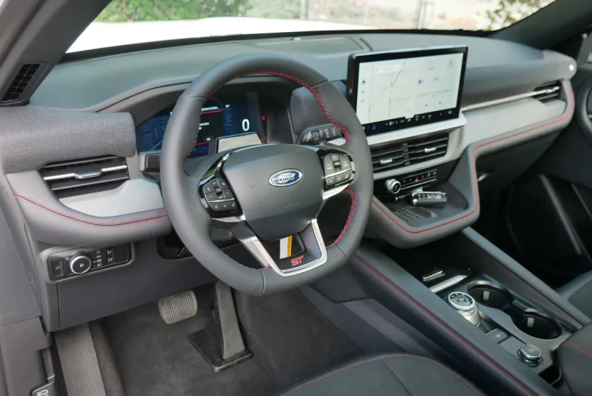2025 Ford Explorer ST photo 1