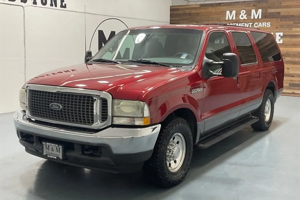 2002 Ford Excursion XLT photo 1