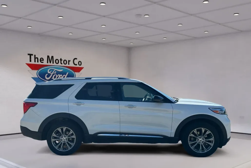 2022 Ford Explorer Limited photo 1