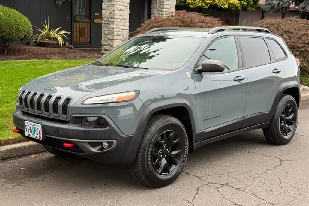 2015 Jeep Cherokee Trailhawk Sport photo 1