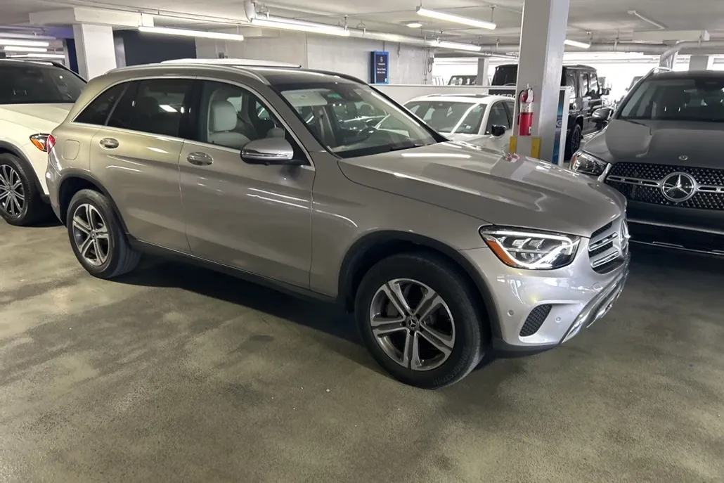 2022 Mercedes Benz GLC 300 photo 1
