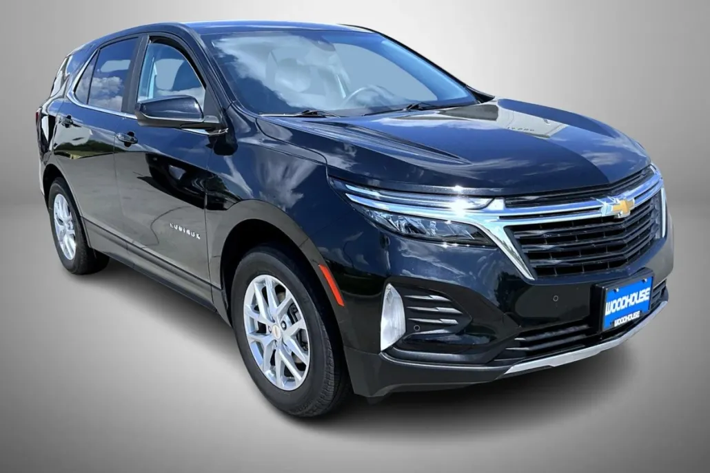 2024 Chevrolet Equinox LT photo 1