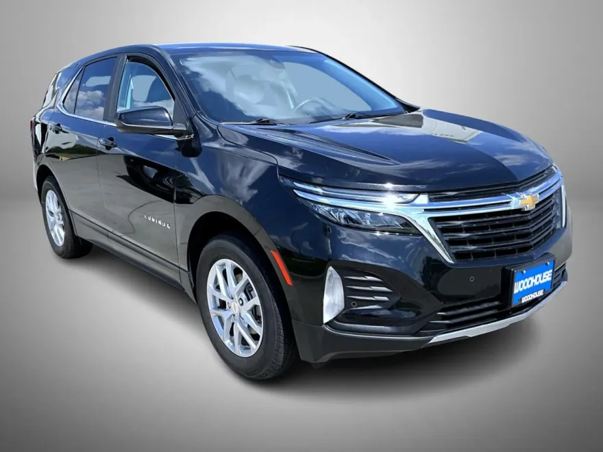 2024 Chevrolet Equinox LT photo 1