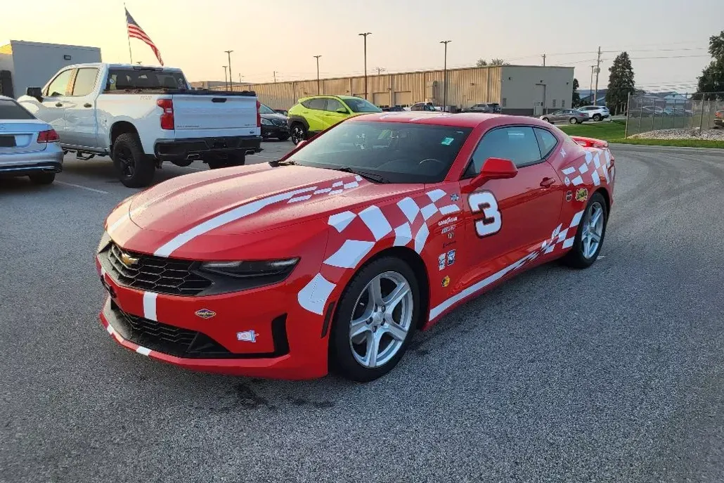 2020 Chevrolet Camaro 1LT photo 1