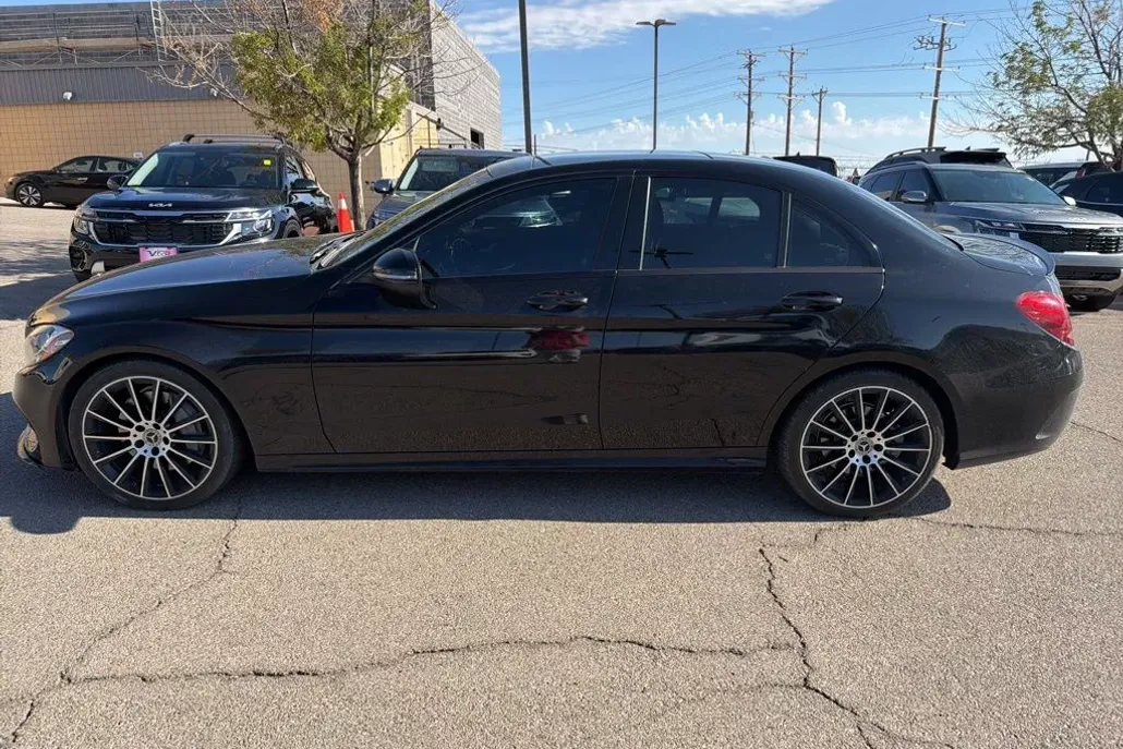 2018 Mercedes Benz C 300 photo 1