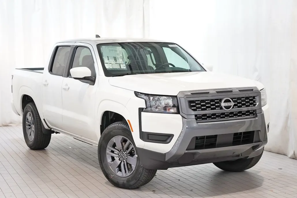 2025 Nissan Frontier SV photo 1