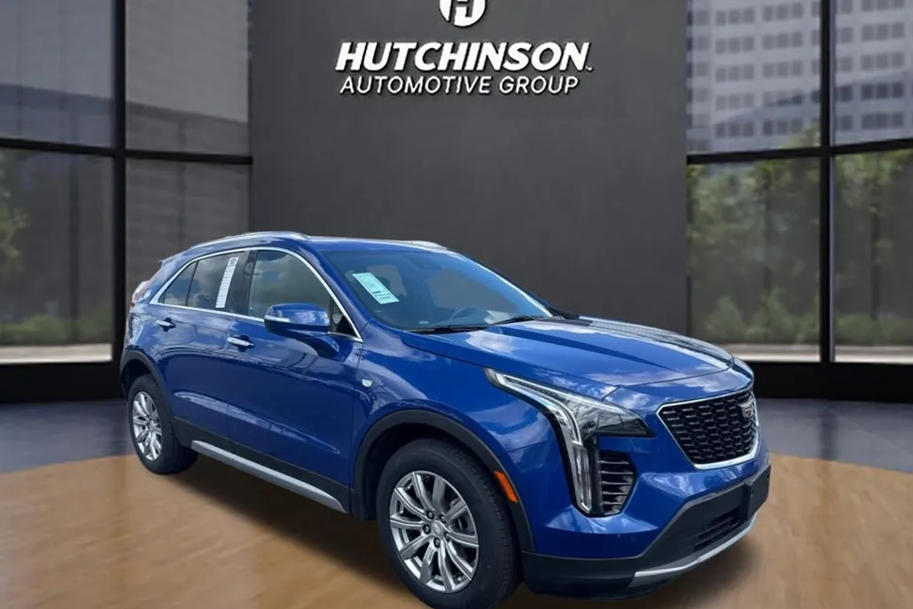 2023 Cadillac XT4 Premium Luxury photo 1