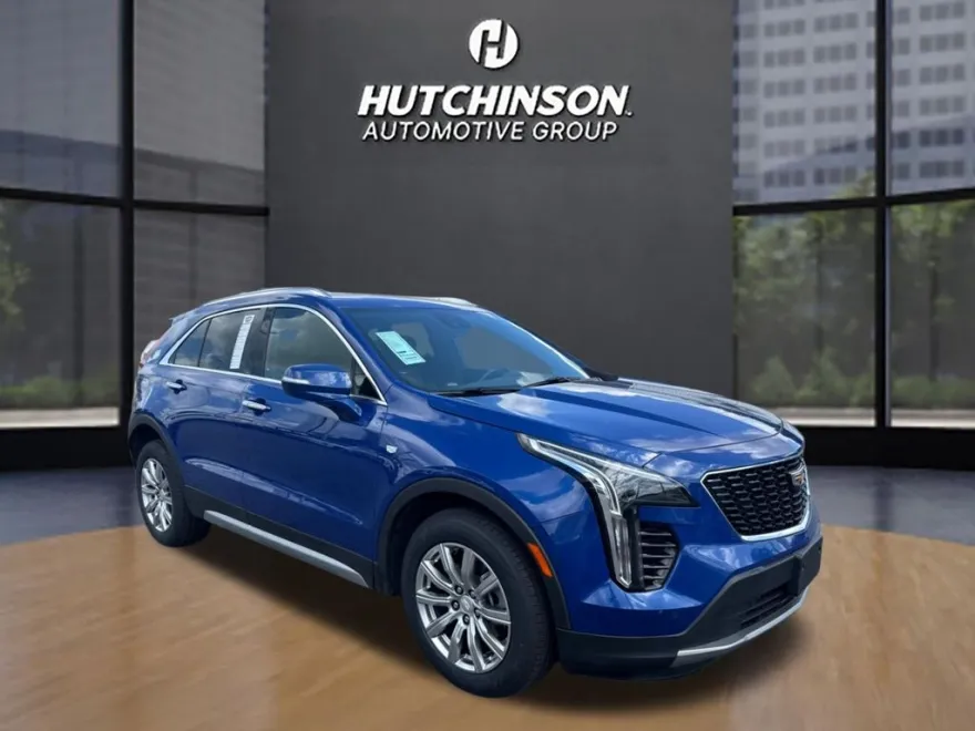 2023 Cadillac XT4 Premium Luxury photo 1