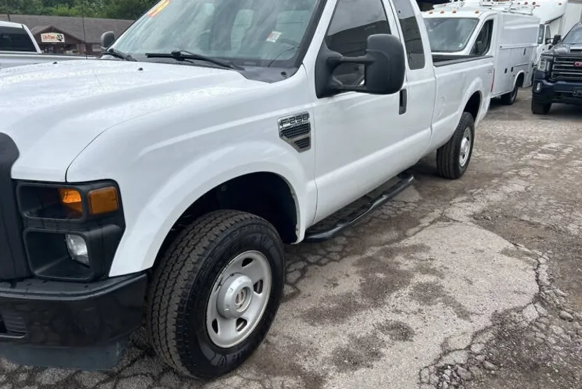 2009 Ford F-250 XL photo 1