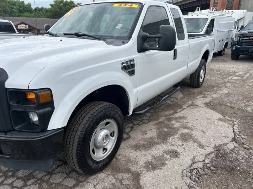 2009 Ford F-250 XL photo 1