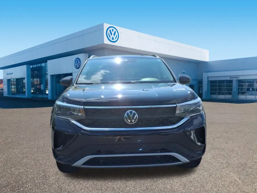 2024 Volkswagen Taos SE photo 1
