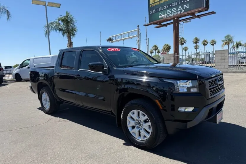 2023 Nissan Frontier SV photo 1