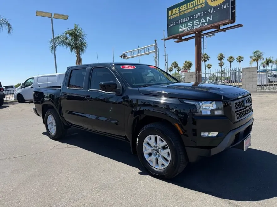 2023 Nissan Frontier SV photo 1