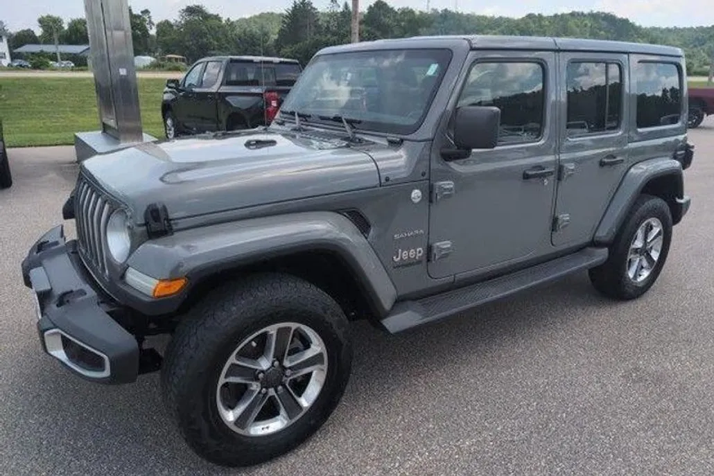 2021 Jeep Wrangler Unlimited Sahara photo 1