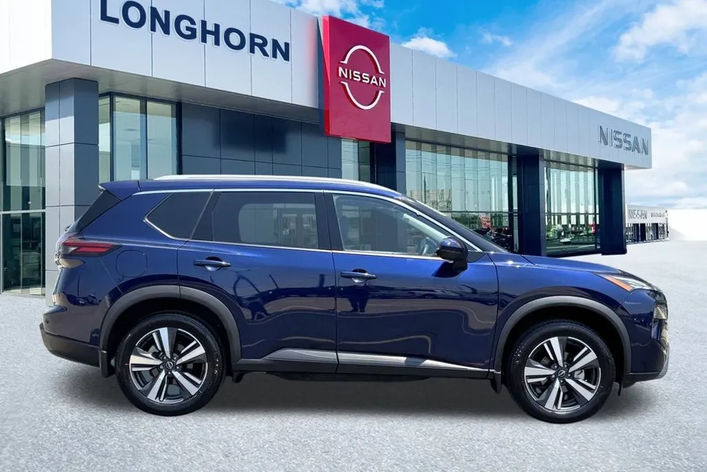 2024 Nissan Rogue SL photo 1