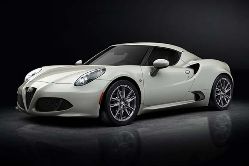 2015 Alfa Romeo 4C Coupe photo 1