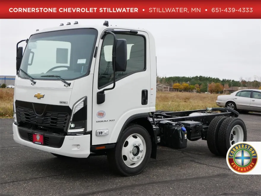 2025 Chevrolet Silverado photo 1