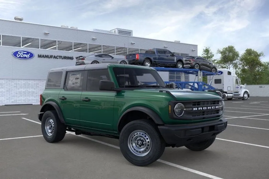 2025 Ford Bronco Base photo 1