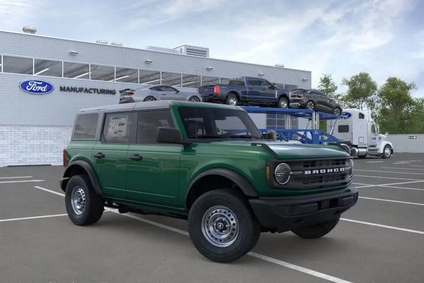 2025 Ford Bronco Base photo 1