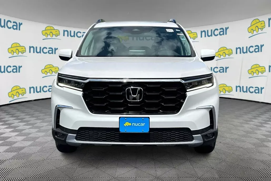 2025 Honda Pilot Touring photo 1