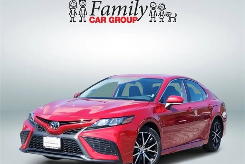 2024 Toyota Camry SE photo 1