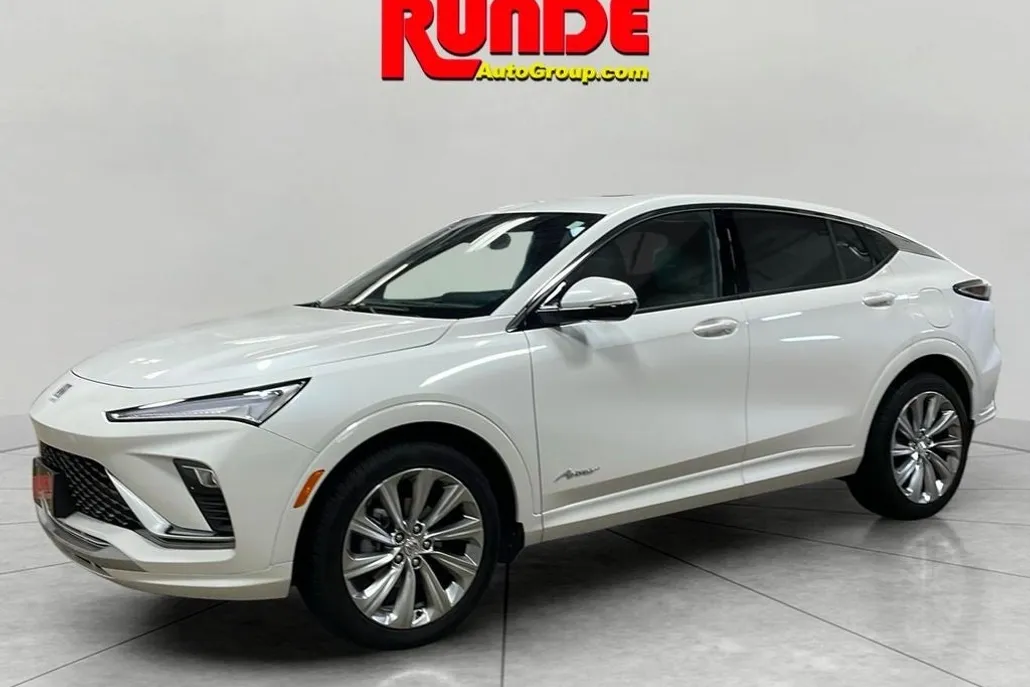 2024 Buick Envista Avenir photo 1